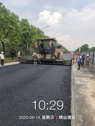 長沙太空金路橋材料有限公司,雙鋼輪壓路機(jī),福格勒瀝青攤鋪機(jī),AC系列,AF系列,SBS系列