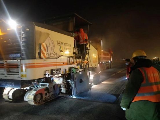 長沙太空金路橋材料有限公司,雙鋼輪壓路機,福格勒瀝青攤鋪機,AC系列,AF系列,SBS系列